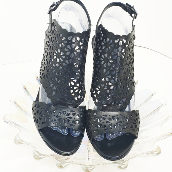 Via Spiga Garnet Laser-Cut Floral adjustable Ankle Strap open toe heel sandals - Picture 4 of 11